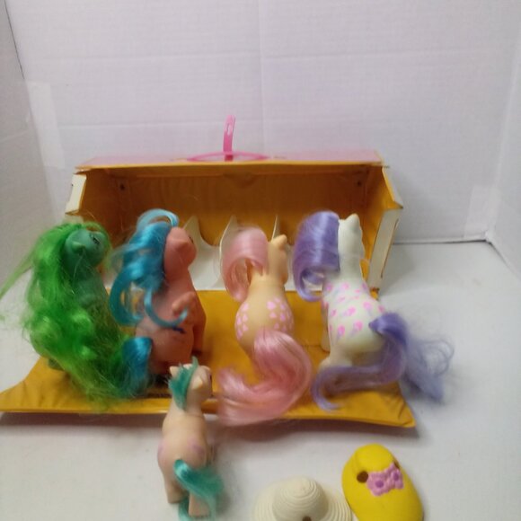 My Little Pony Vintage 80s Lot Plastic Case 5 Pony's 2 Hats - Picture 15 of 16